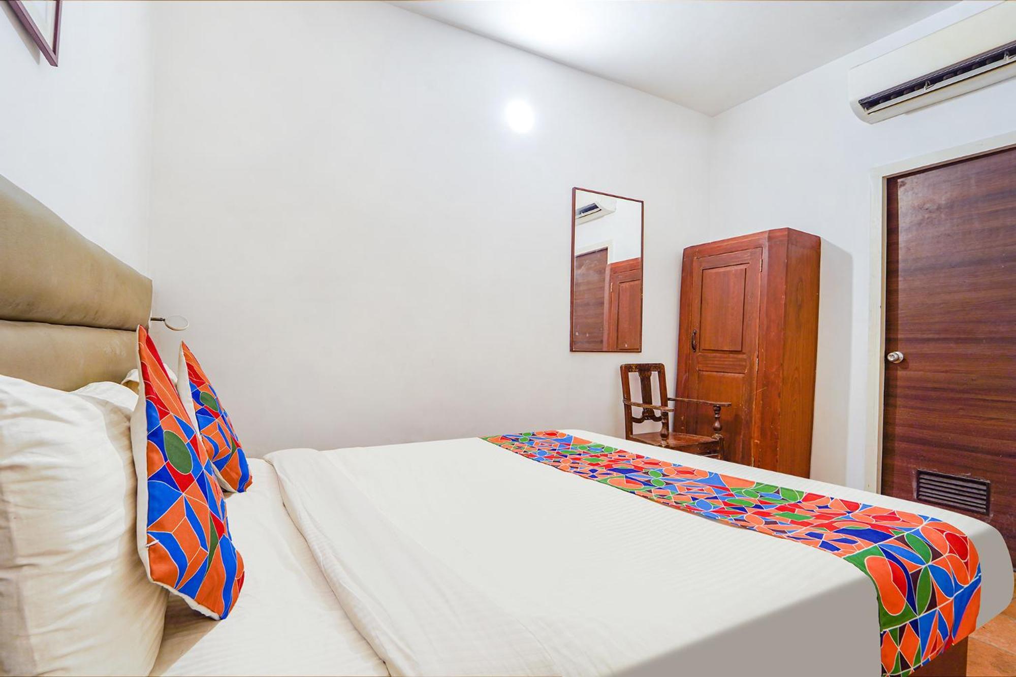 Fabexpress Le Aham Boutique - Auroville Beach - 600M Puducherry Buitenkant foto