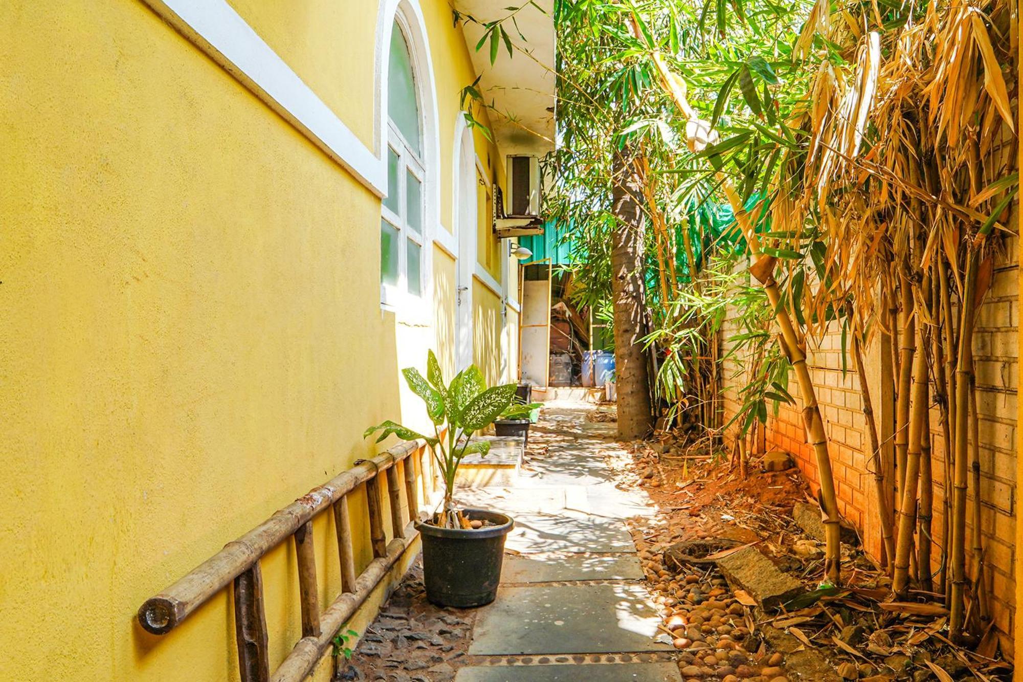 Fabexpress Le Aham Boutique - Auroville Beach - 600M Puducherry Buitenkant foto